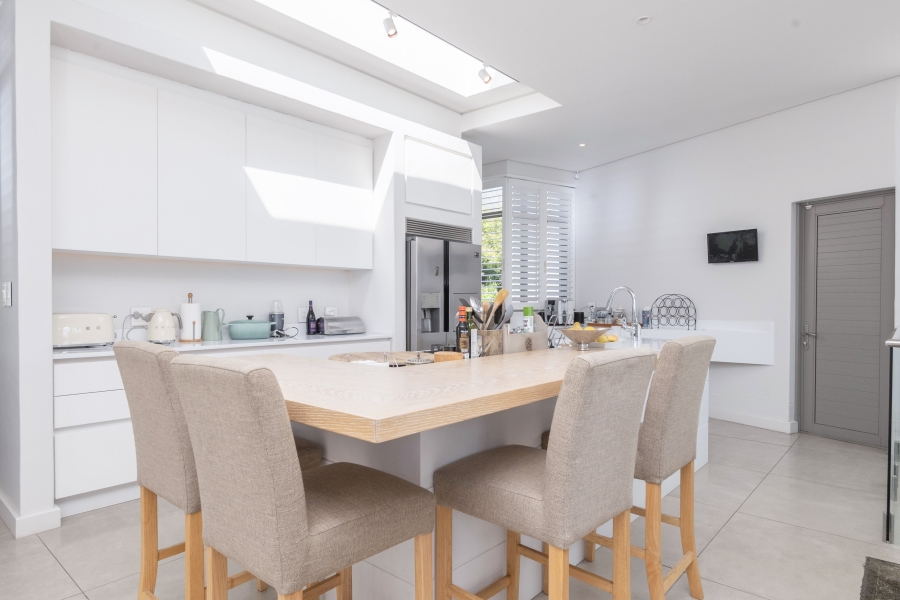 To Let 4 Bedroom Property for Rent in Camps Bay Western Cape